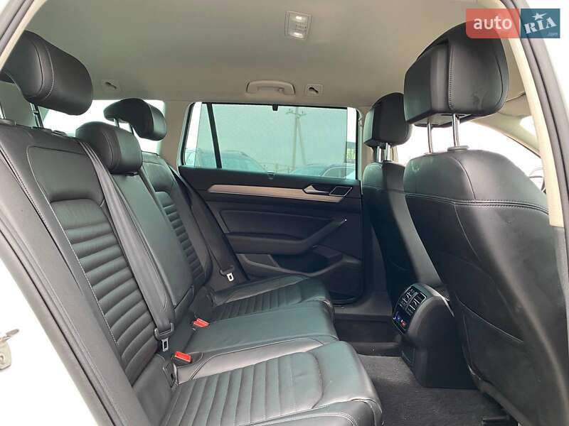 Универсал Volkswagen Passat Alltrack 2017 в Львове