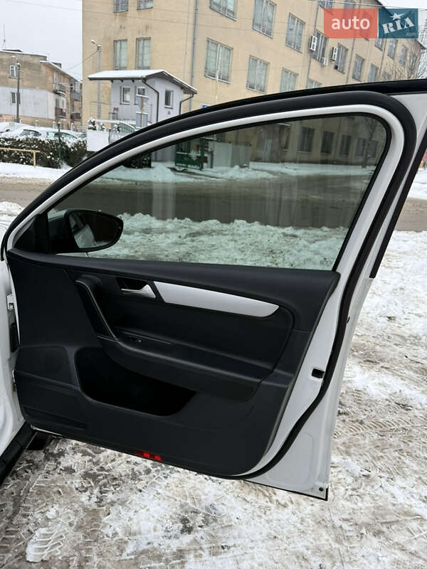 Універсал Volkswagen Passat Alltrack 2014 в Львові фото 18 Універсал Volkswagen Passat Alltrack 2014 в Львові
