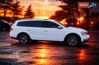 Универсал Volkswagen Passat Alltrack 2012 в Киеве
