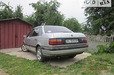 Седан Volkswagen Passat B3 1988 в Владимир-Волынском