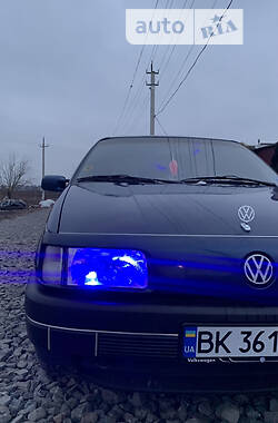 Седан Volkswagen Passat B3 1993 в Здолбуніві