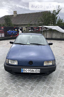 Седан Volkswagen Passat B3 1989 в Теребовле