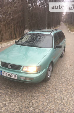 Универсал Volkswagen Passat B4 1994 в Черновцах