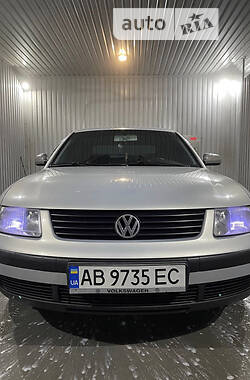 Седан Volkswagen Passat B5 2000 в Вінниці
