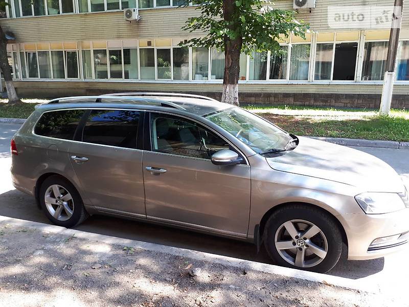 Volkswagen Passat 2013 року