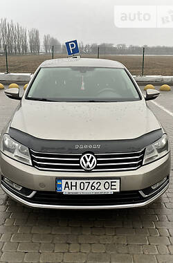 Седан Volkswagen Passat B7 2012 в Черновцах