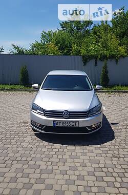 Седан Volkswagen Passat B7 2012 в Ивано-Франковске