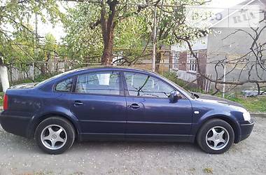 Седан Volkswagen Passat 1998 в 
