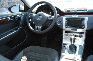 Седан Volkswagen Passat 2014 в Киеве