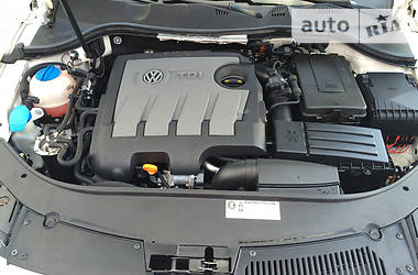 Седан Volkswagen Passat 2010 в Днепре