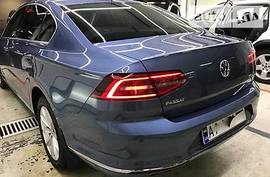 Седан Volkswagen Passat 2016 в Киеве