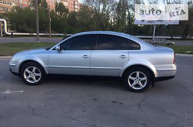 Седан Volkswagen Passat 2004 в Днепре