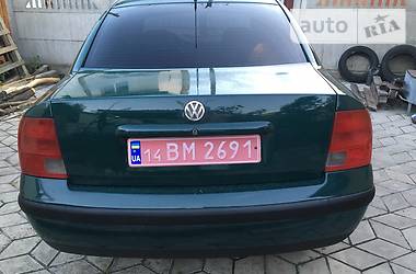 Седан Volkswagen Passat 1999 в Ровно