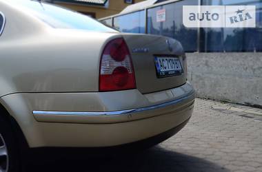 Седан Volkswagen Passat 2002 в Луцке