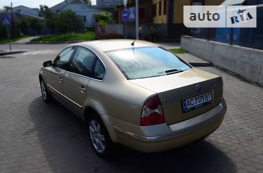 Седан Volkswagen Passat 2002 в Луцке