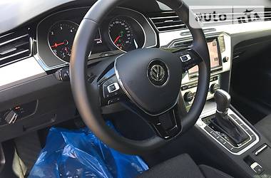 Седан Volkswagen Passat 2016 в Виннице