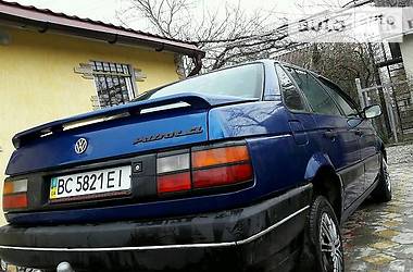 Седан Volkswagen Passat 1990 в Львове