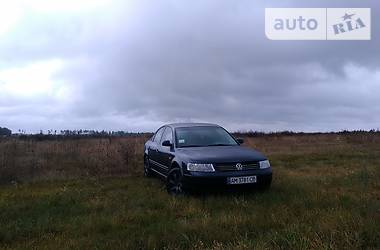 Седан Volkswagen Passat 1997 в Олевске