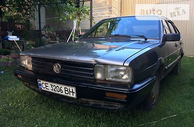 Хэтчбек Volkswagen Passat 1987 в Черновцах