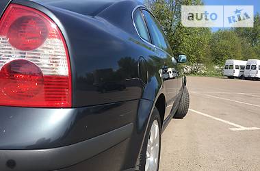 Седан Volkswagen Passat 2003 в Рівному