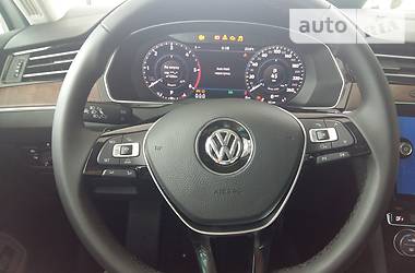 Седан Volkswagen Passat 2018 в Чернівцях