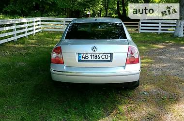 Седан Volkswagen Passat 2004 в Ильинцах