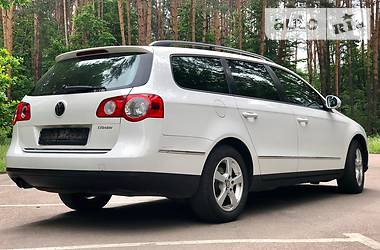 Универсал Volkswagen Passat 2010 в Житомире