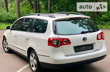 Универсал Volkswagen Passat 2010 в Житомире