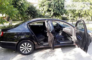 Седан Volkswagen Passat 2011 в Черновцах