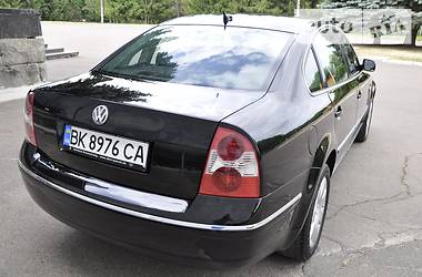 Седан Volkswagen Passat 2003 в Ровно