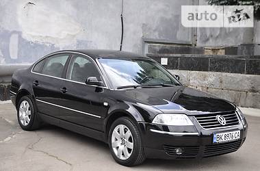 Седан Volkswagen Passat 2003 в Ровно