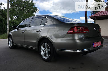 Седан Volkswagen Passat 2013 в Харькове