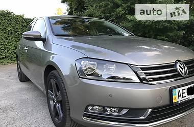 Седан Volkswagen Passat 2013 в Дніпрі