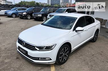 Седан Volkswagen Passat 2015 в Киеве