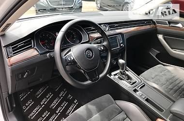 Седан Volkswagen Passat 2015 в Киеве