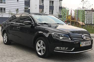 Седан Volkswagen Passat 2013 в Івано-Франківську