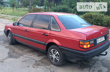 Седан Volkswagen Passat 1990 в Миколаєві
