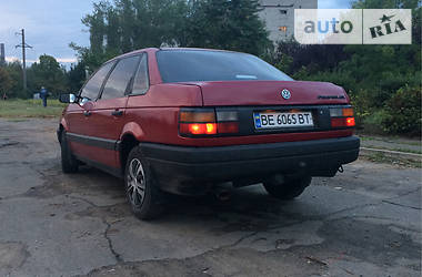 Седан Volkswagen Passat 1990 в Николаеве