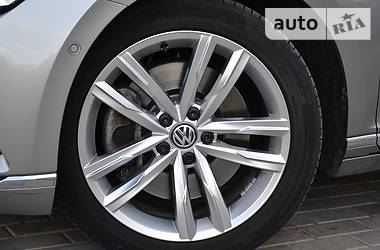 Седан Volkswagen Passat 2015 в Луцке