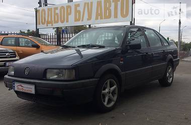 Седан Volkswagen Passat 1992 в Николаеве