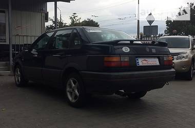 Седан Volkswagen Passat 1992 в Николаеве