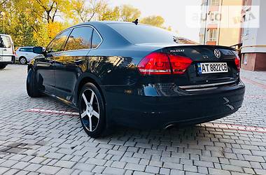 Седан Volkswagen Passat 2015 в Ивано-Франковске