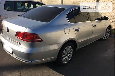 Седан Volkswagen Passat 2012 в Киеве