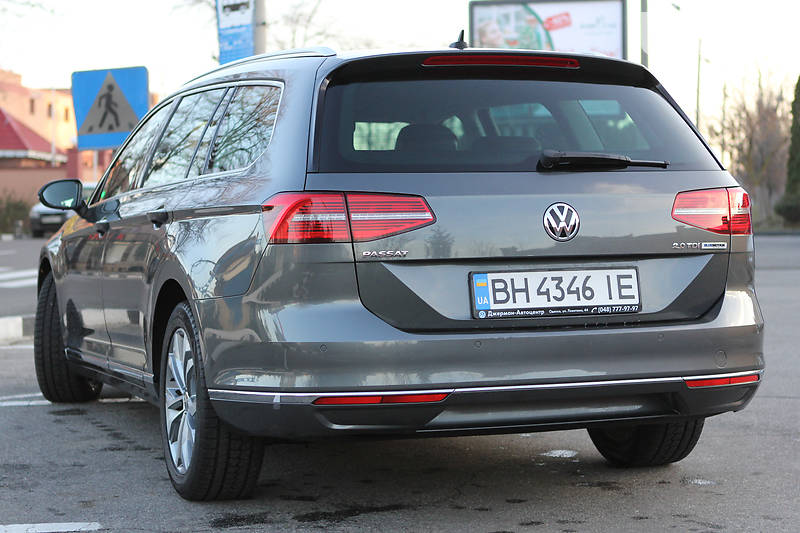 Универсал Volkswagen Passat 2015 в Одессе