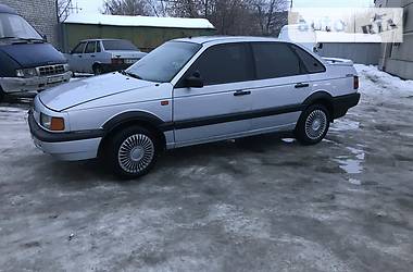 Седан Volkswagen Passat 1992 в Днепре