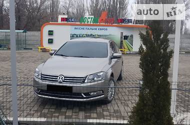 Седан Volkswagen Passat 2013 в Запоріжжі