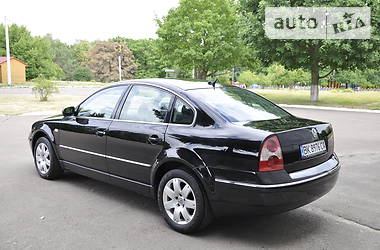 Седан Volkswagen Passat 2003 в Ровно