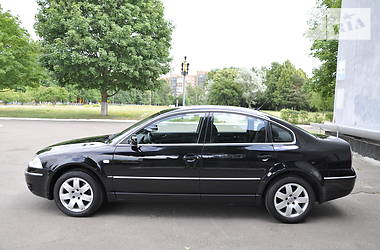 Седан Volkswagen Passat 2003 в Ровно