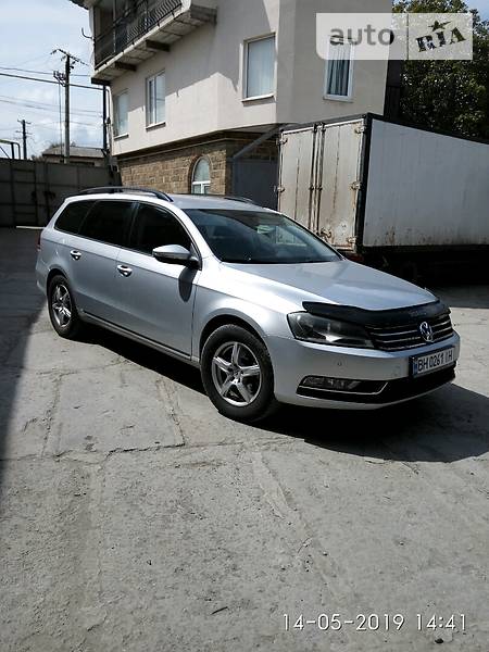 Універсал Volkswagen Passat 2011 в 