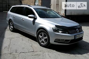 Універсал Volkswagen Passat 2011 в 